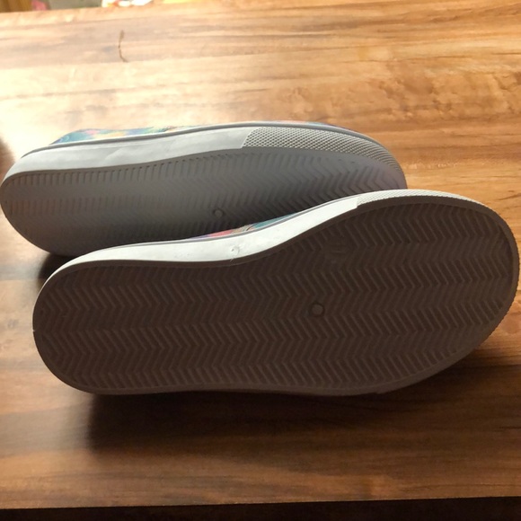 NWT Girls Slip-on Sneakers by Bobbie Brooks - Picture 5 of 5